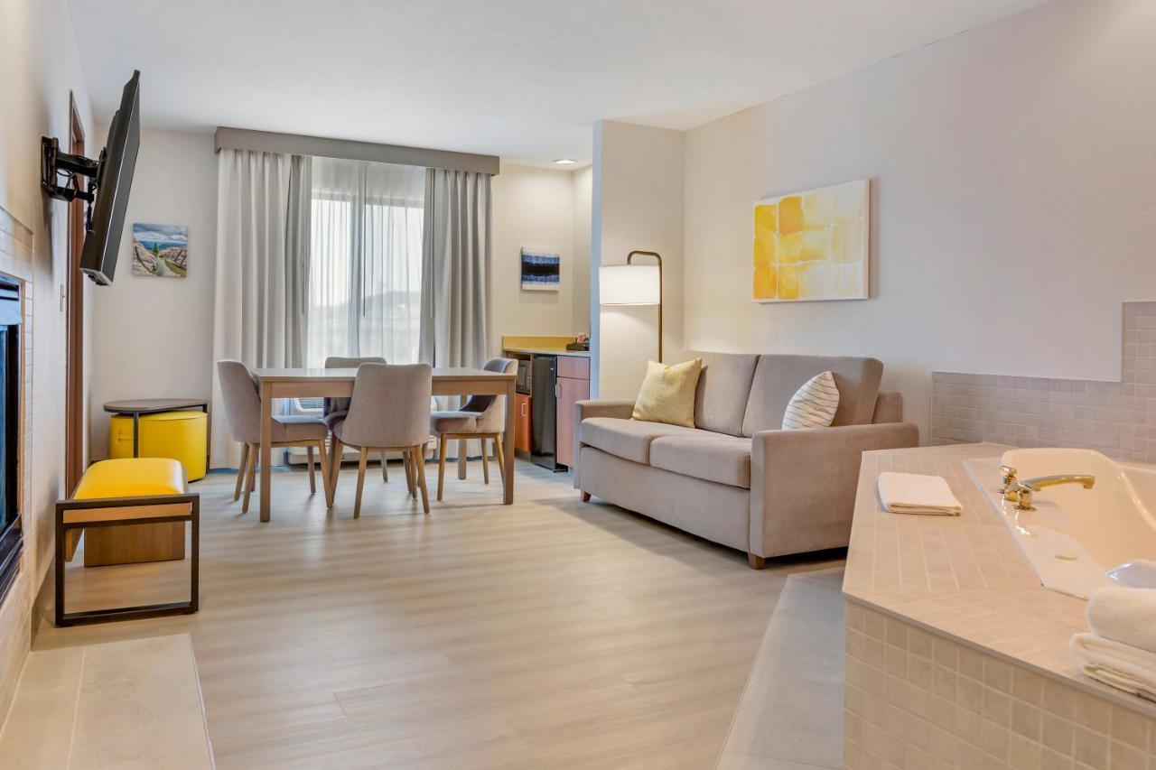 Comfort Inn & Suites Rapid City Near Mt Rushmore Екстер'єр фото