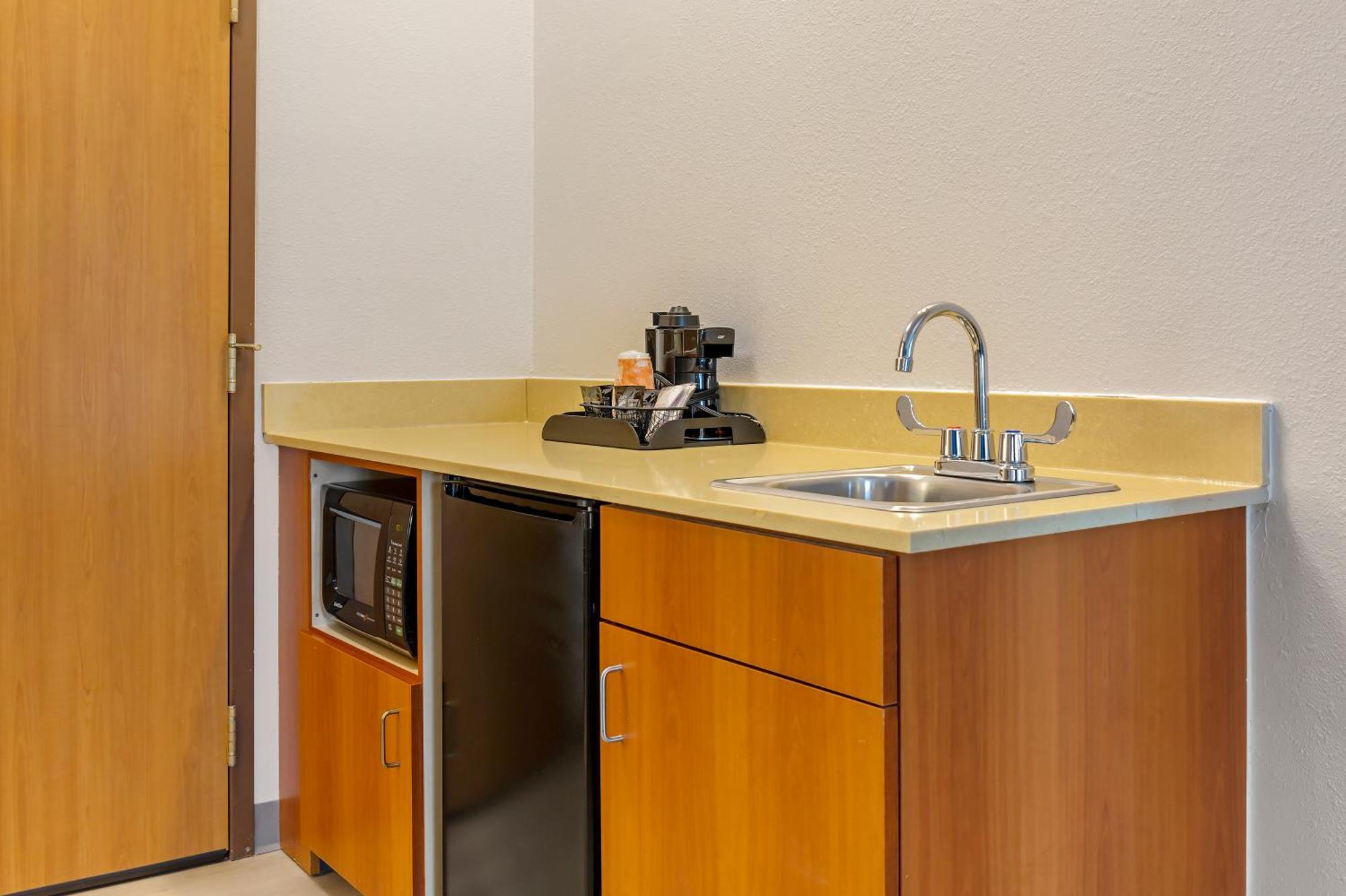 Comfort Inn & Suites Rapid City Near Mt Rushmore Екстер'єр фото