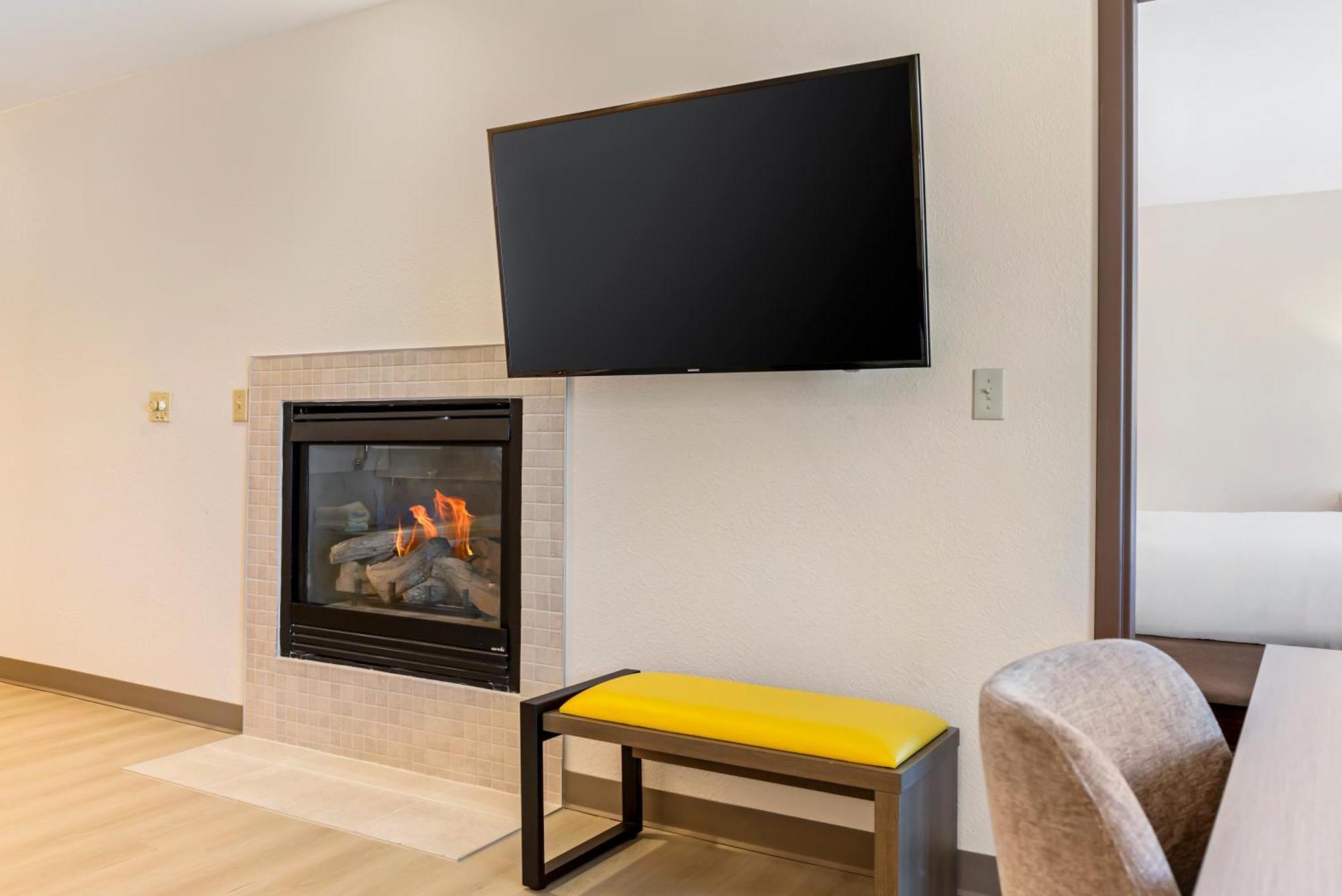 Comfort Inn & Suites Rapid City Near Mt Rushmore Екстер'єр фото