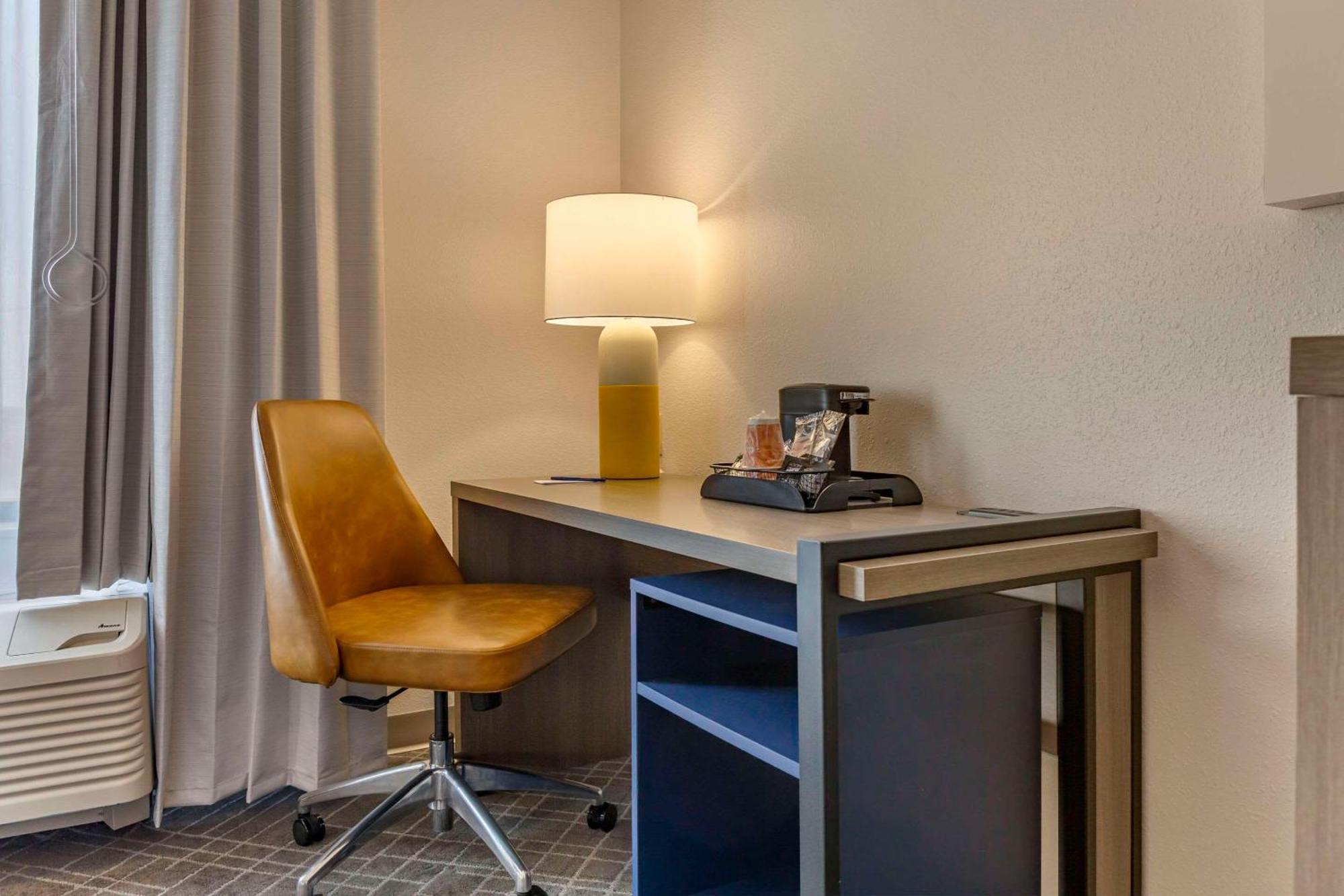 Comfort Inn & Suites Rapid City Near Mt Rushmore Екстер'єр фото
