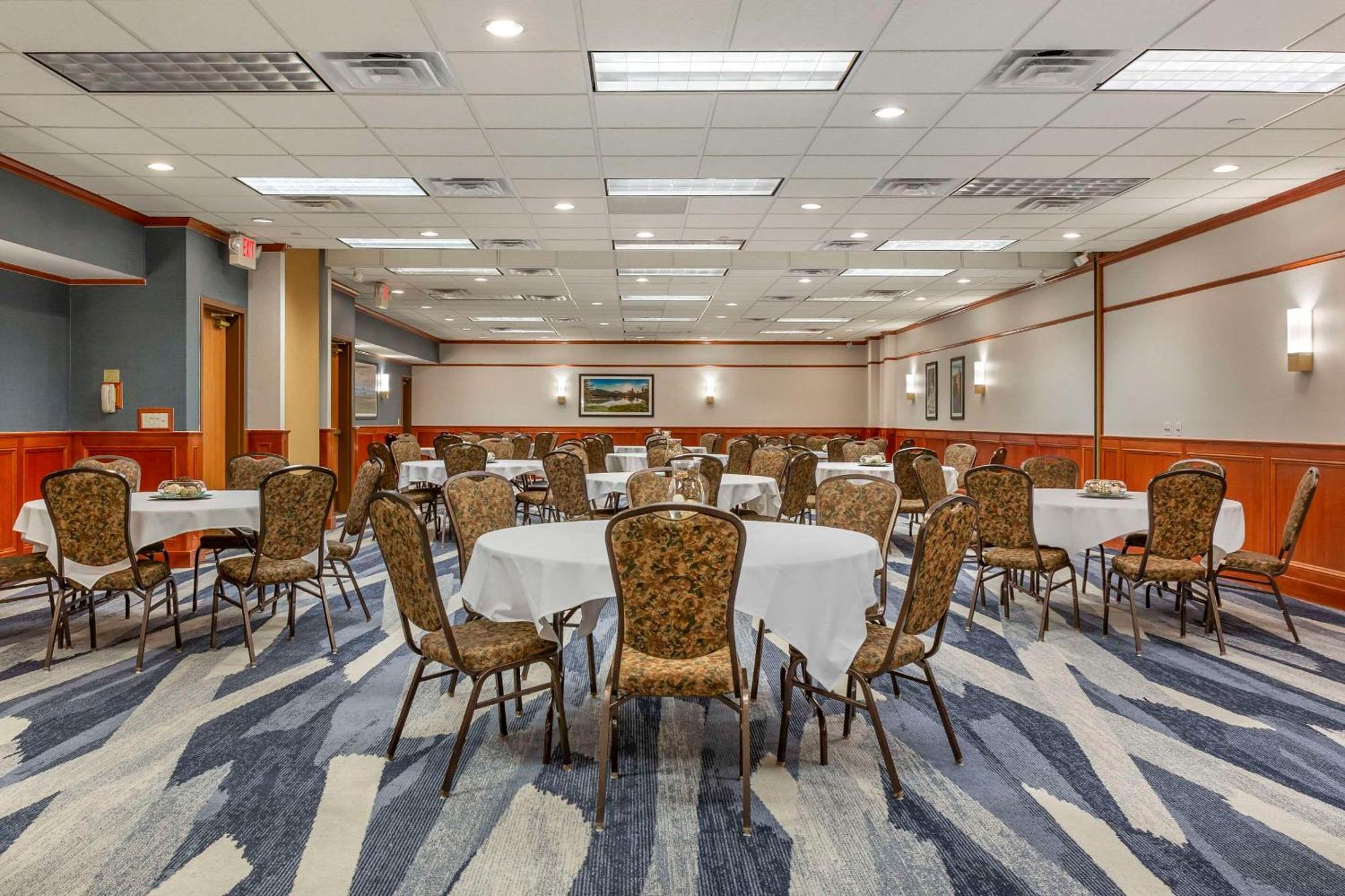 Comfort Inn & Suites Rapid City Near Mt Rushmore Екстер'єр фото